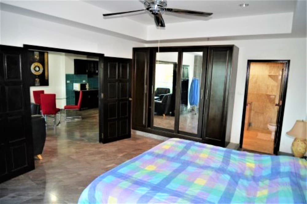 Паттайя: View Talay 2A sea View Apartment Pattaya