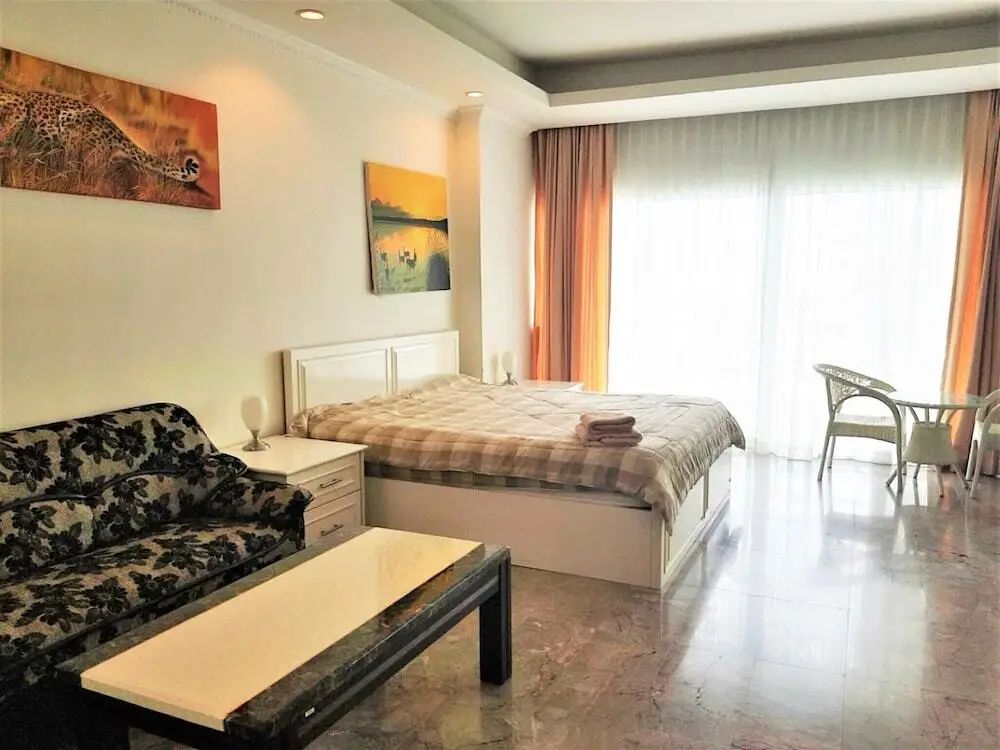 Паттайя: 30th Floor Beach Condo With Stunning sea Views