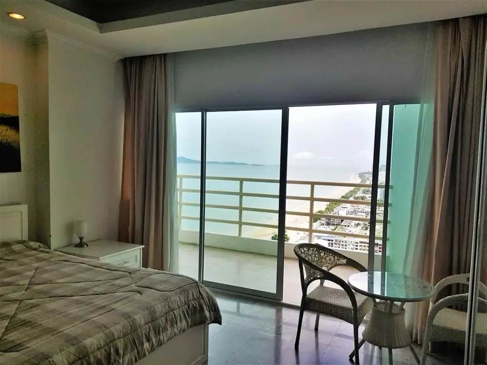 Паттайя: 30th Floor Beach Condo With Stunning sea Views