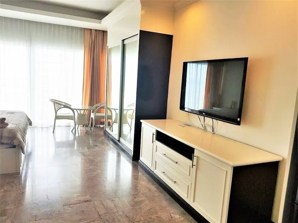Паттайя: 30th Floor Beach Condo With Stunning sea Views