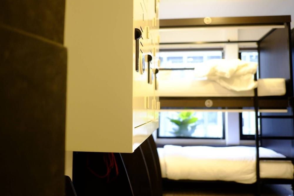 Бангкок: A.D.B. 08 Express - Hostel
