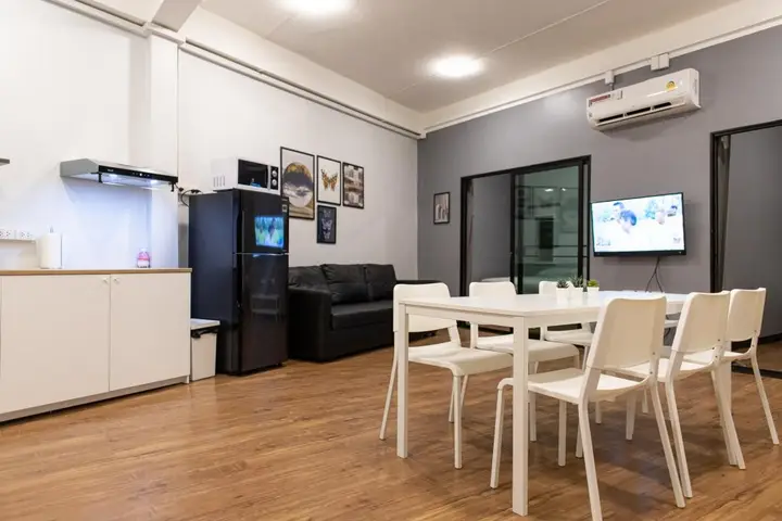 Бангкок: U4 Large 2 bed rooms full kitchen 200m to BTS