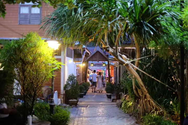 Ампхава: 2499 AMPHAWA HERITAGE BY RoomQuest