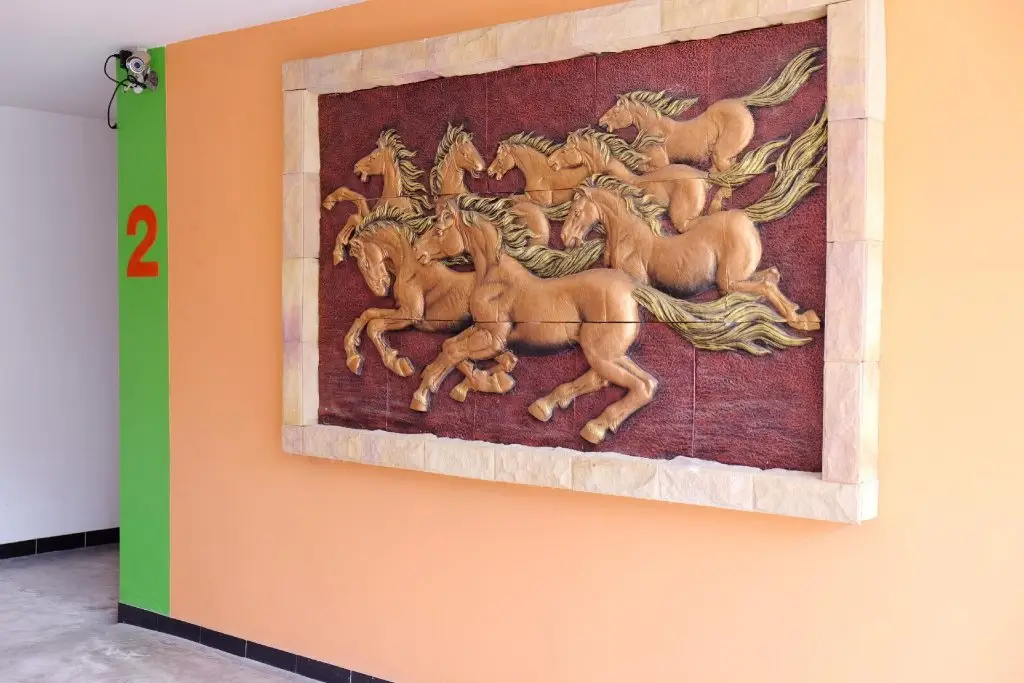Рои Эт: 111 Mansion Roiet
