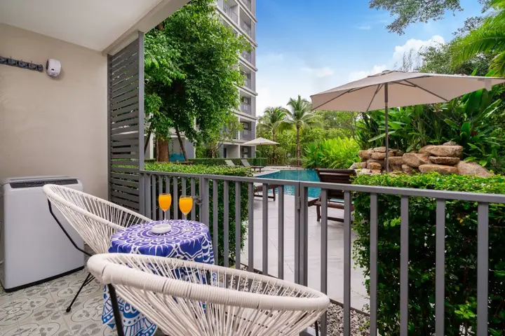 Пхукет: 46m2 Luxury Poolside 1 Bedroom Free Netflix Apartments
