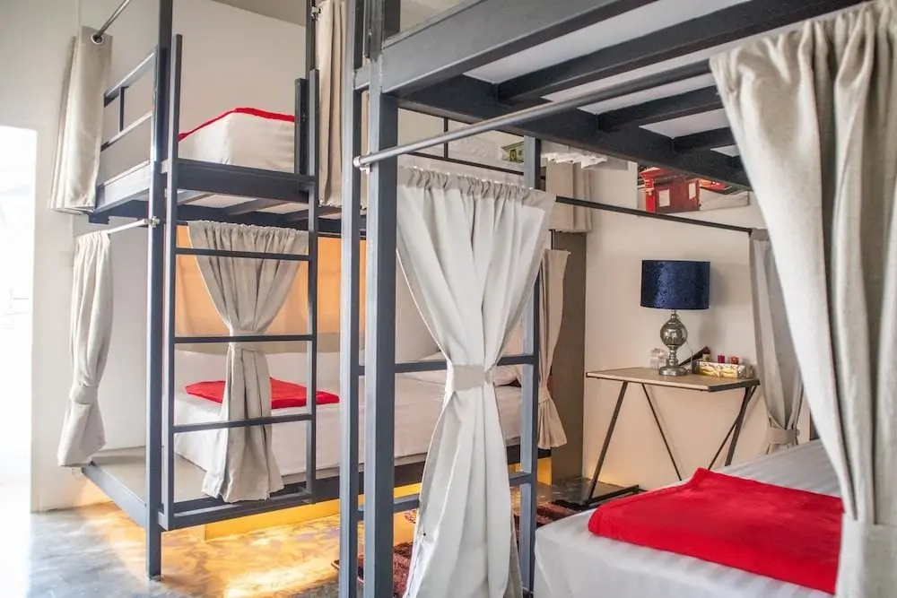 Муанг: OYO 617 Tira Hostel @ Chalong Phuket