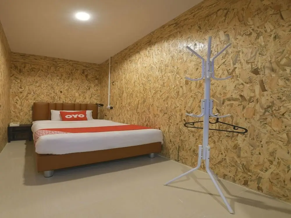 Паттайя: Baan Wararin Hostel by OYO Rooms