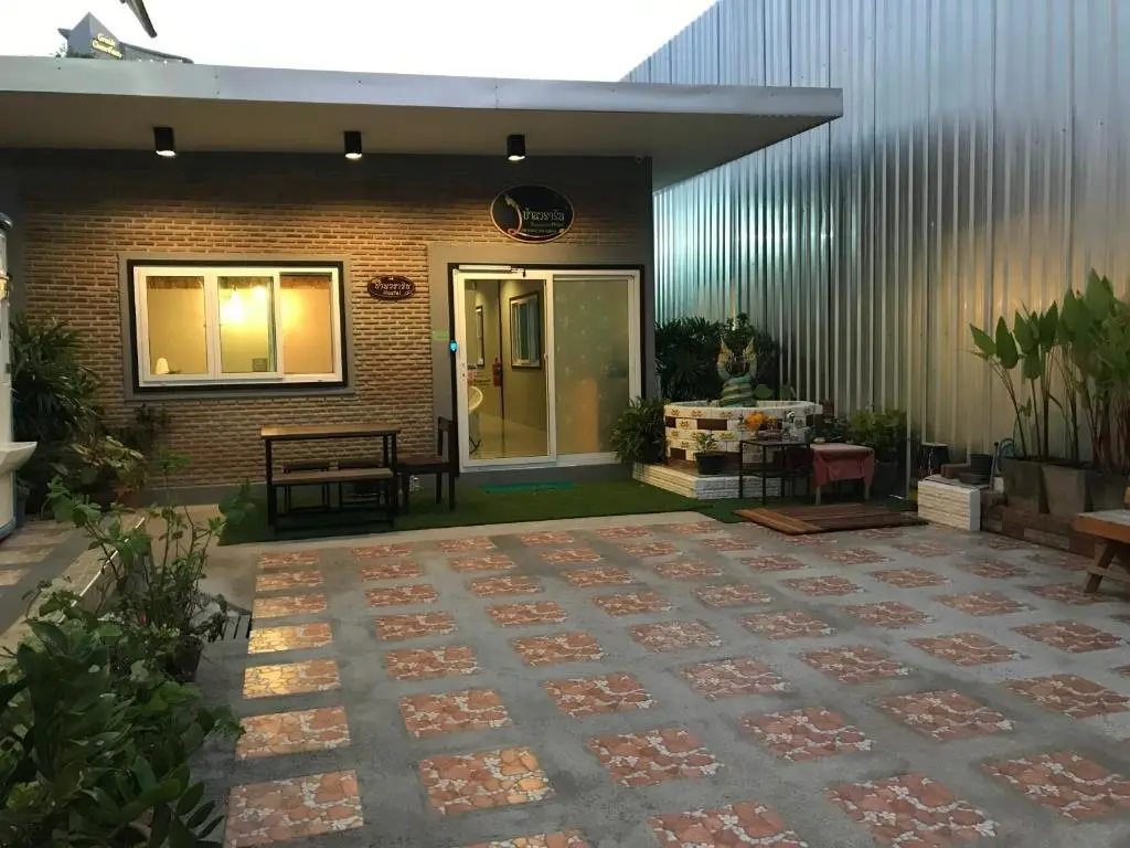 Паттайя: Baan Wararin Hostel by OYO Rooms
