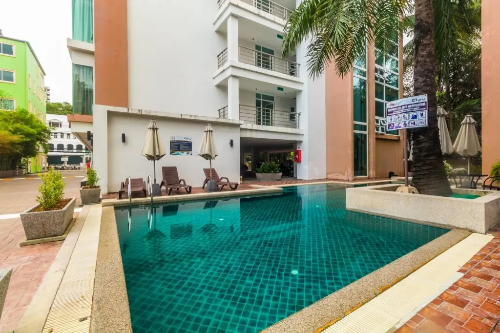 Кату: HLC501 - Patong apartment  for 4, market and beach