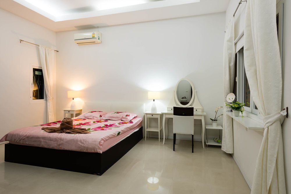 Паттайя: 3BR Pool & BBQ Holiday Cottage