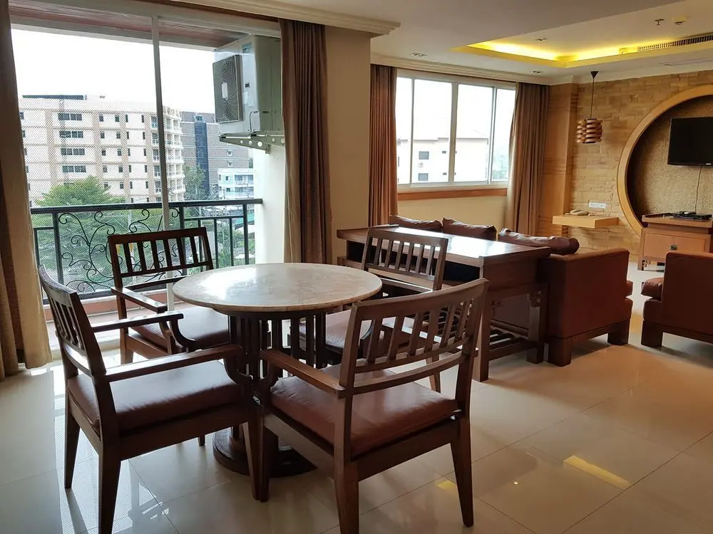 Паттайя: A Large 2 BR - 3 Baths 511 Downtown