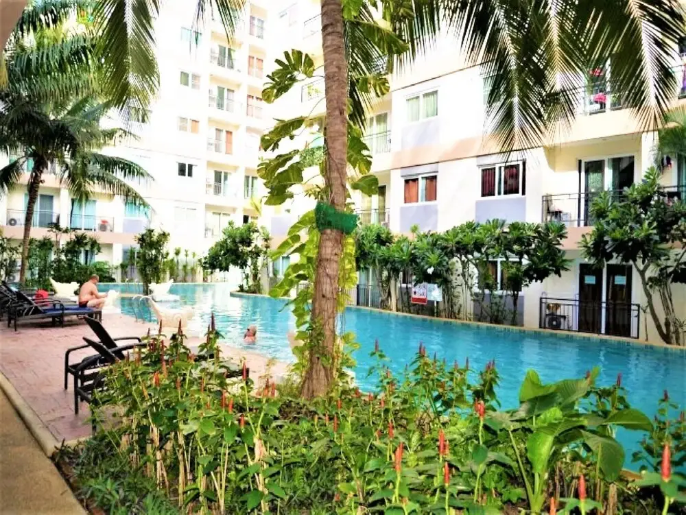 Паттайя: 8th Floor Pool View Condo at Park Lane Resort