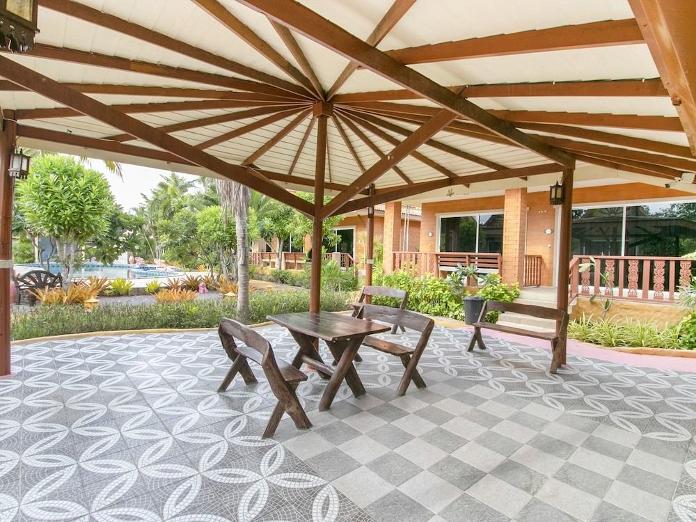 Хуахин: Capital O 961 Baan Dow Chompoo Resort