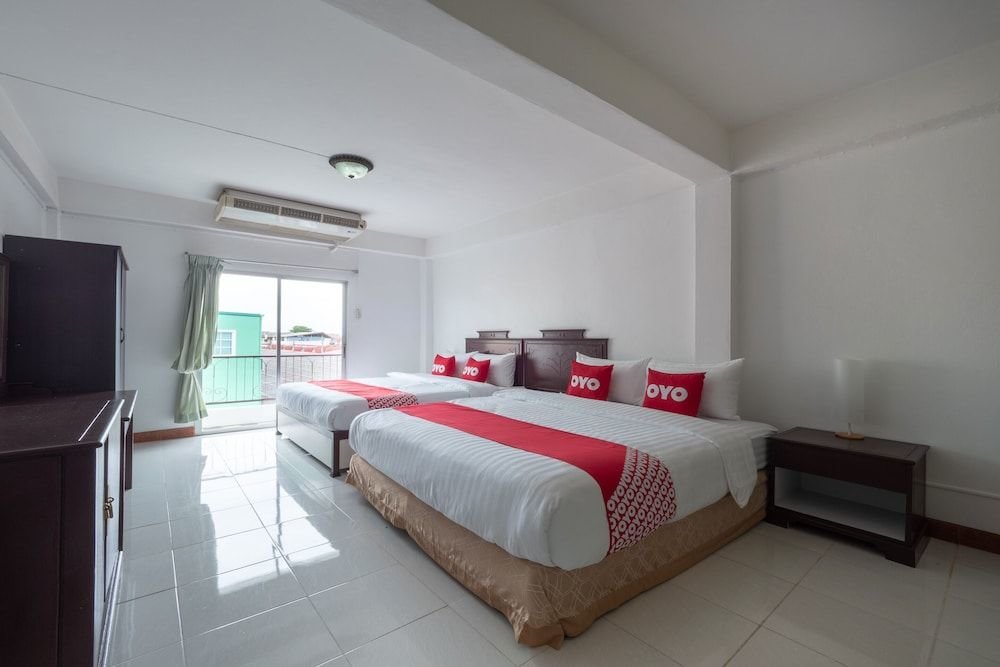 Паттайя: OYO 1123 The One Health Care and Apartment