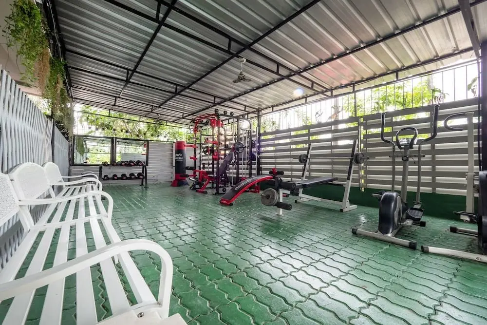 Паттайя: OYO 1123 The One Health Care and Apartment