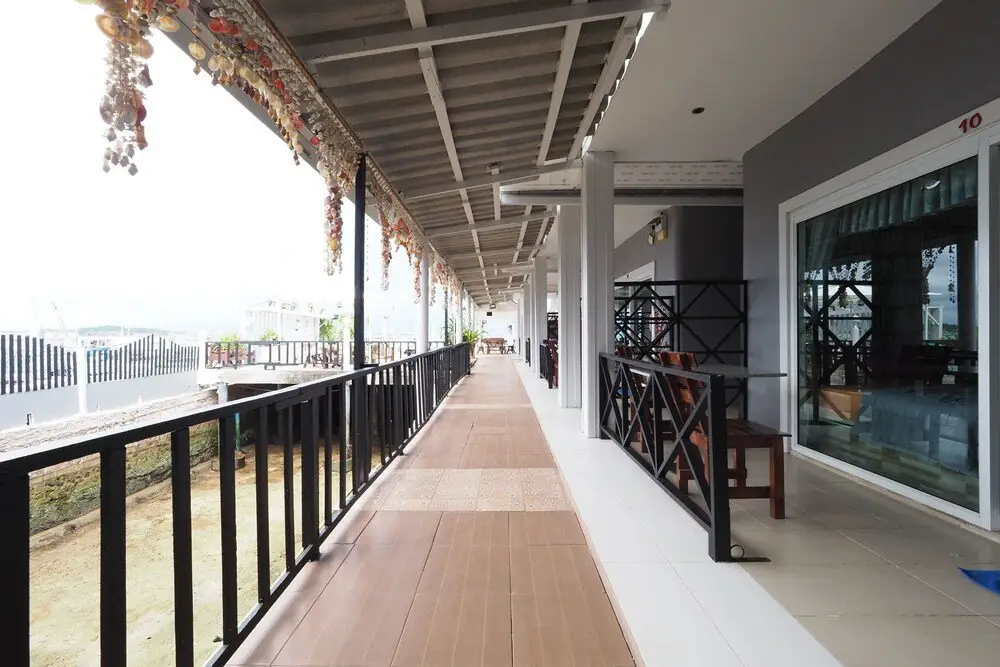 Ко-Лан: OYO 1100 Chidlom Resort