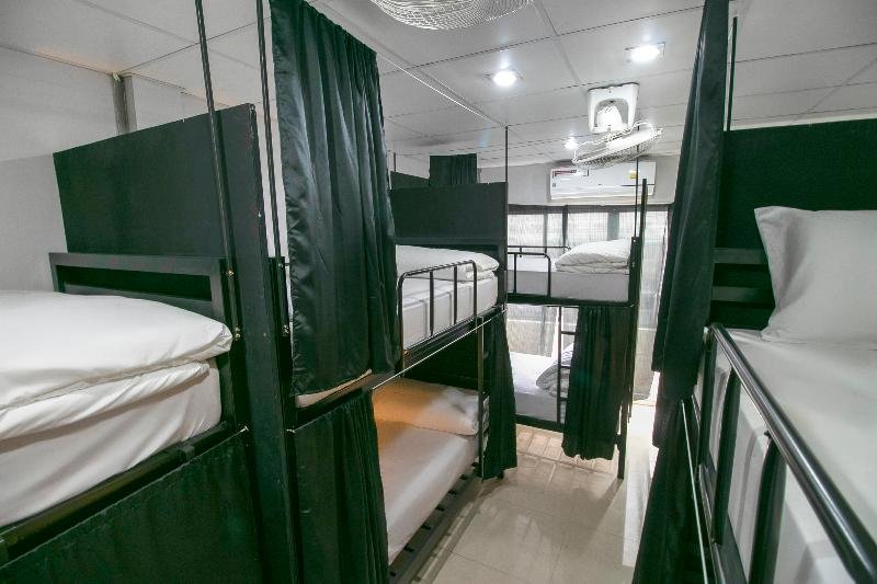 Бангкок: OYO 1158 Thestaycafe Hostel