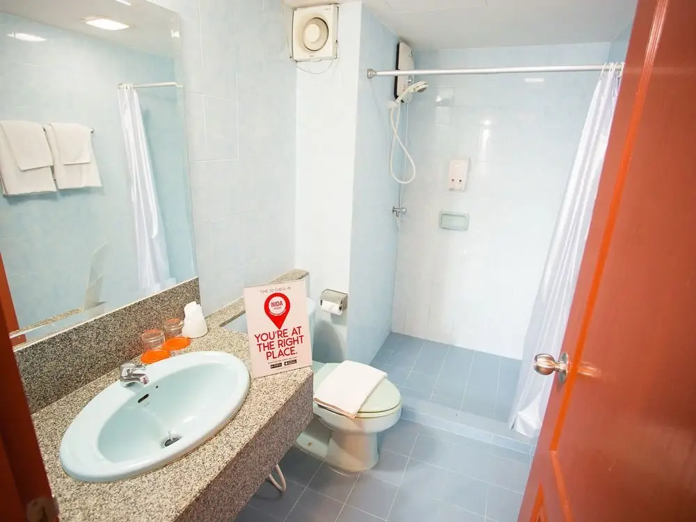 Бангкок: Nida Rooms Asoke 502 Subway