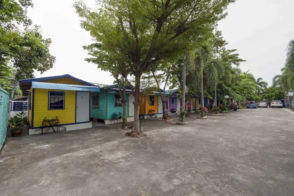 Чонбури: OYO 75322 Tha Burapa Resort Bangsaen