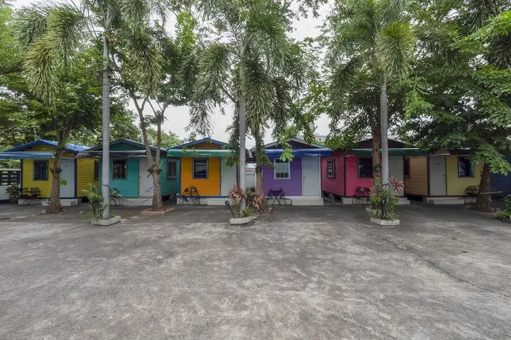 Чонбури: OYO 75322 Tha Burapa Resort Bangsaen