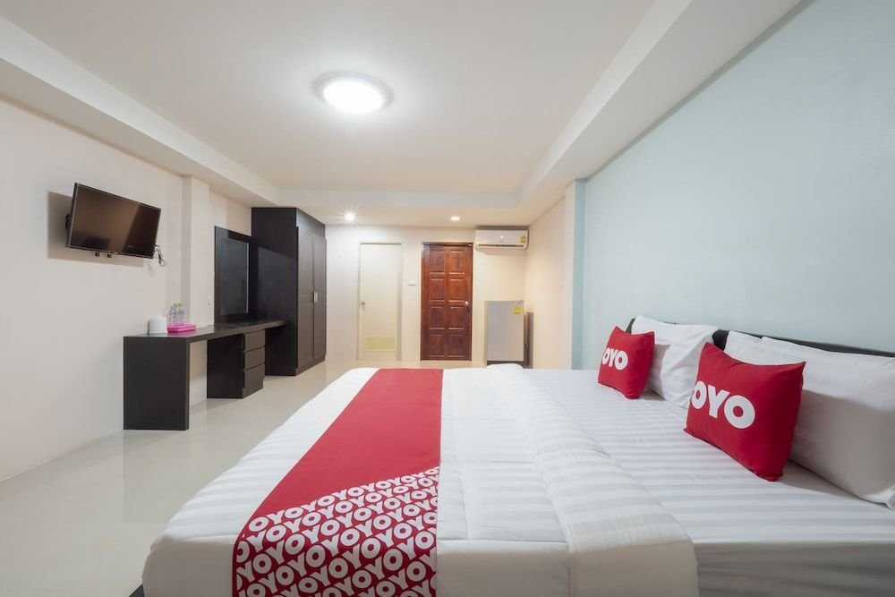 Паттайя: OYO 75329 Phensri Apartment