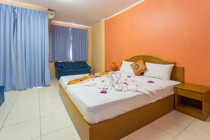 Кату: Room in Guest Room - Guesthouse Belvedere - Beautiful Apartment, 10 Minutes From the Beach