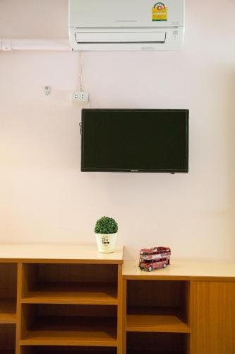 Хатъяй: Phoom Phan House