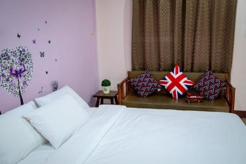 Хатъяй: Phoom Phan House