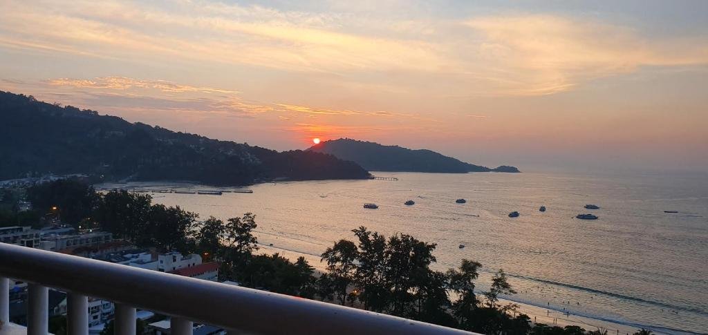 Кату: Patong Tower Seaview Family 3 Bedrooms SPA