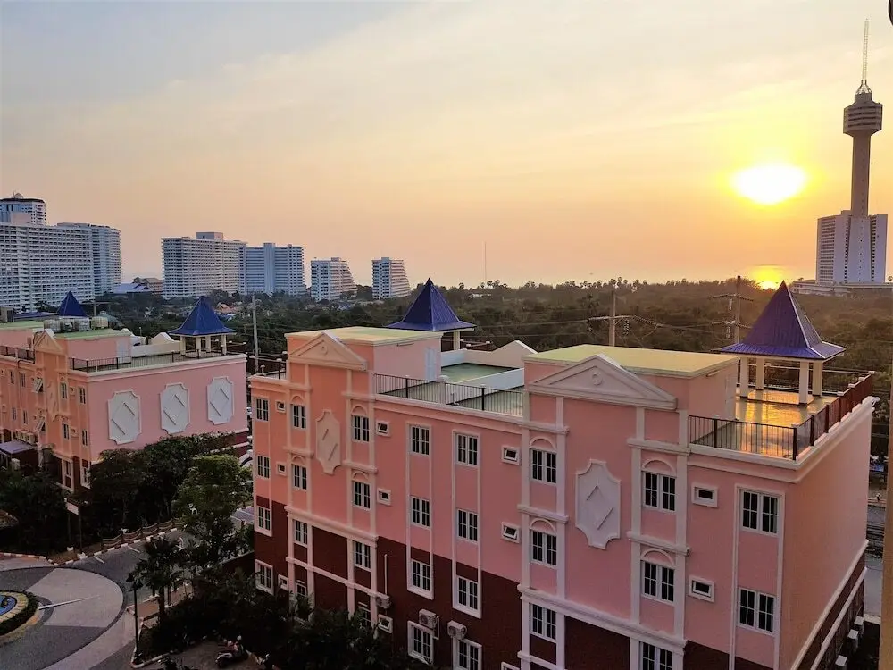 Паттайя: Sea View 2 bed Condo Pattaya