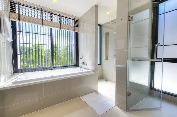 Тхаланг: Villa Andy with pool and 800 m away from beach