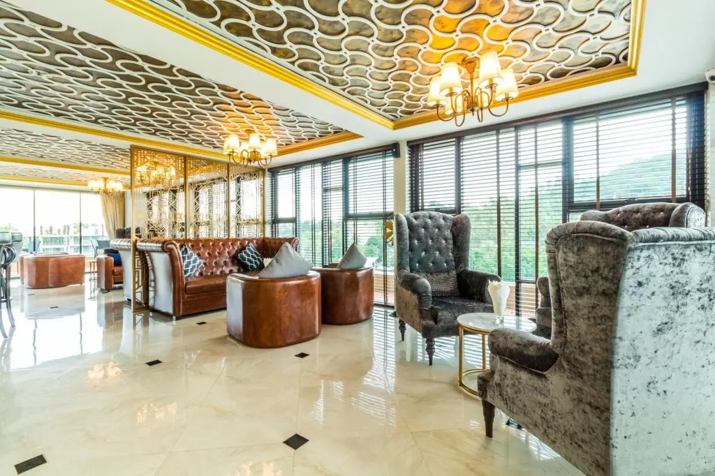 Тхаланг: Surin beach studio with pool and gym