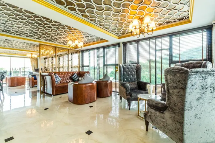 Тхаланг: Surin beach studio with pool and gym