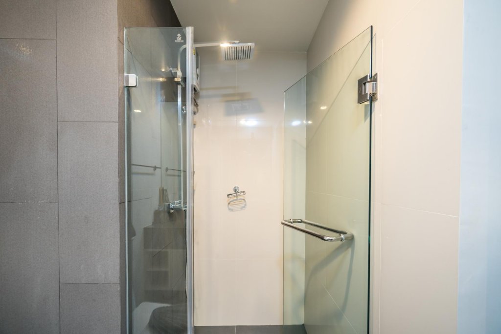 Тхаланг: Surin beach studio with pool and gym