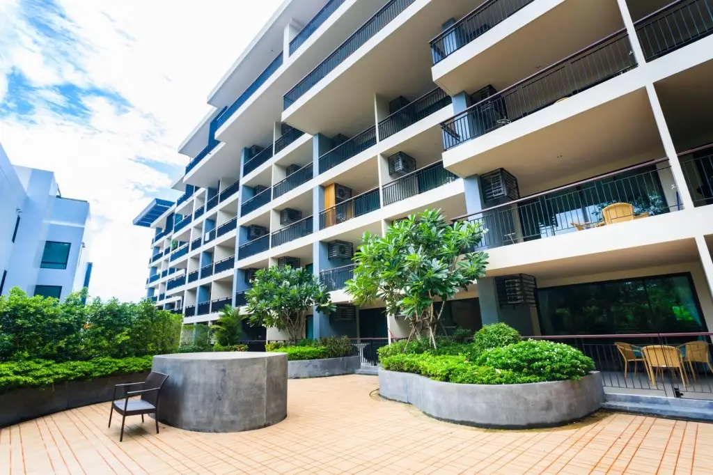 Кату: U208 - Patong Studio with kitchen, pool and private patio., Patong, Phuket, Thailand