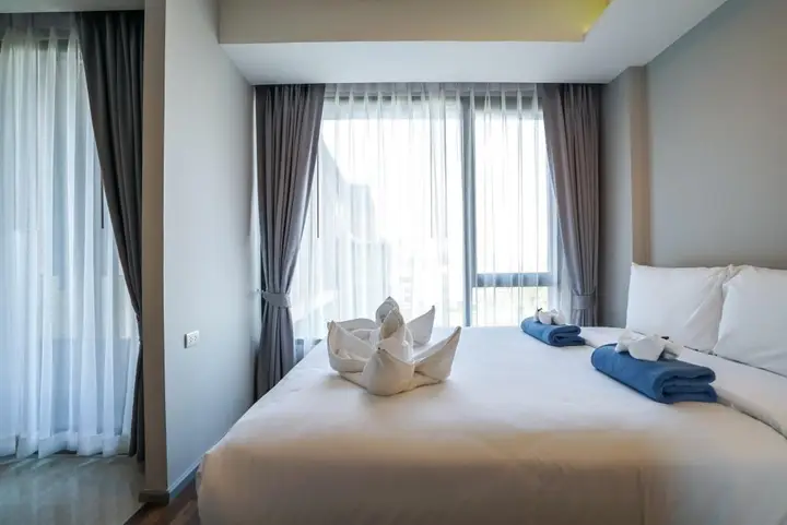 Тхаланг: 6Av 717 - Walk to Surin Beach Studio With Pool and gym