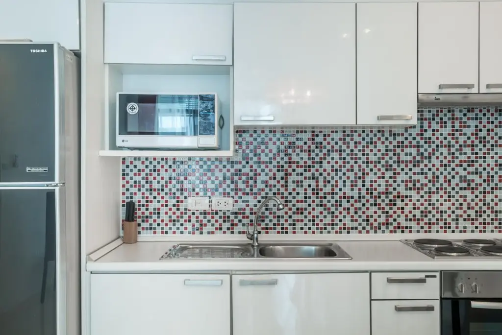 Кату: High floor 3 bdr apartment with pool and gym