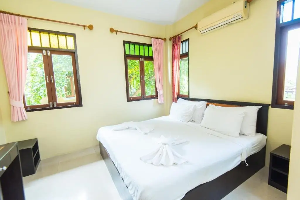 Самутсонгкхрам: Baan Talay See Cream Resort