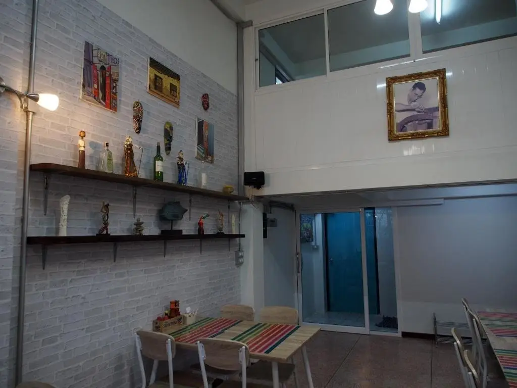 Бангкок: Sriyanar Place
