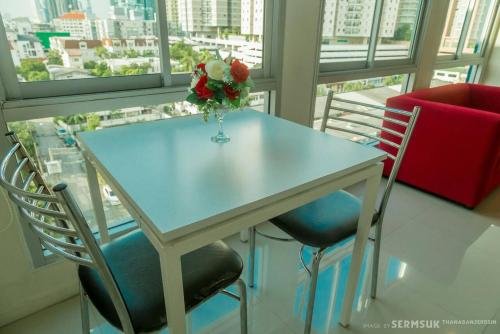 Бангкок: Right Place Sathorn