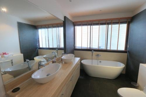 Муанг: Naiharn Beach Villa