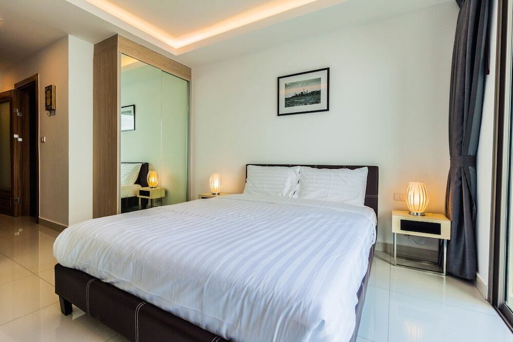 Паттайя: Laguna Beach Resort 2 by Pattaya Sunny Rentals