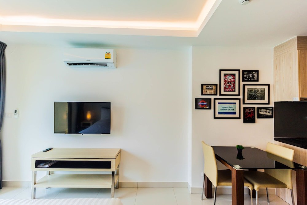 Паттайя: Laguna Beach Resort 2 by Pattaya Sunny Rentals