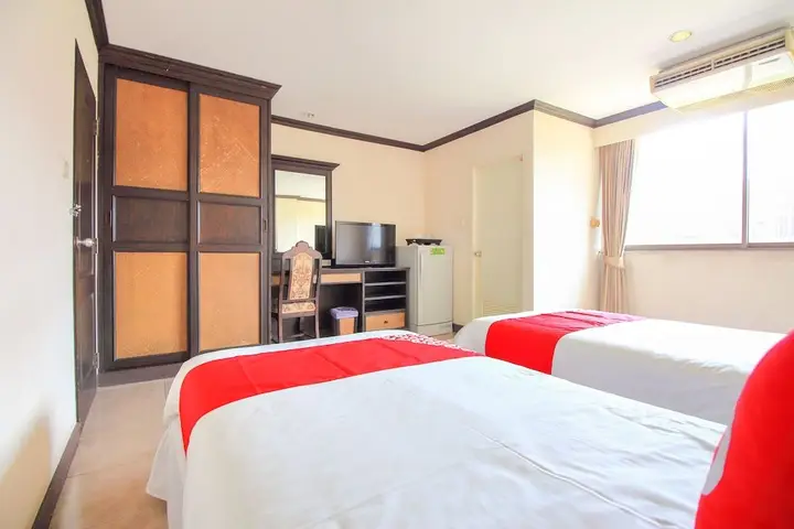 Банг Пхли: White Inn Hotel by OYO Rooms