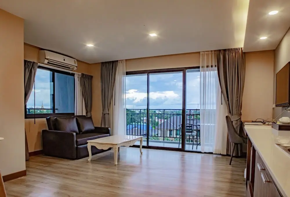 Кхонкэн: L2 Hotel