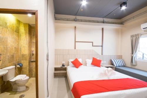 Кату: OYO 105 The Way Patong Hotel