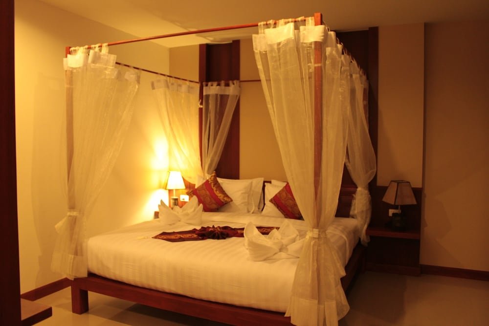 Кату: Patong Hemingway's Hotel