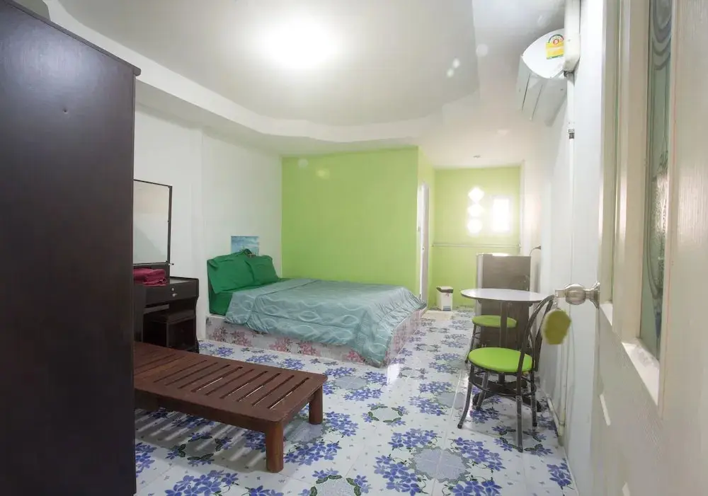 Тхаланг: Phuket airport residence