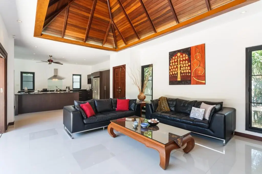 Муанг: Frangipani Villa in Nai Harn (5 bedroom)