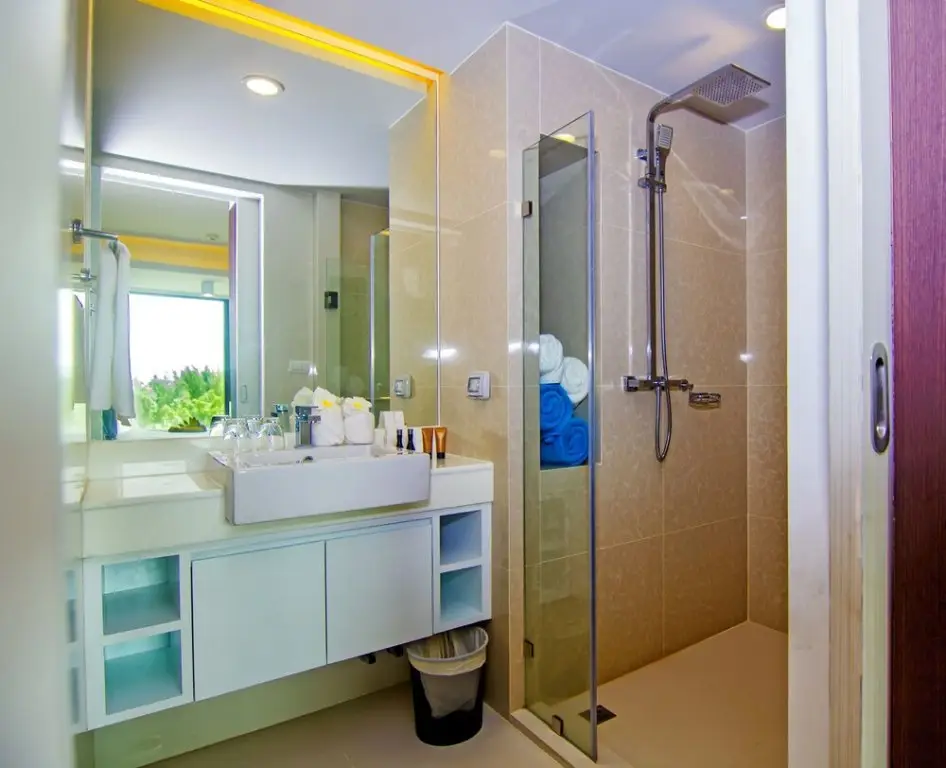 Тхаланг: The Aristo Resort 420